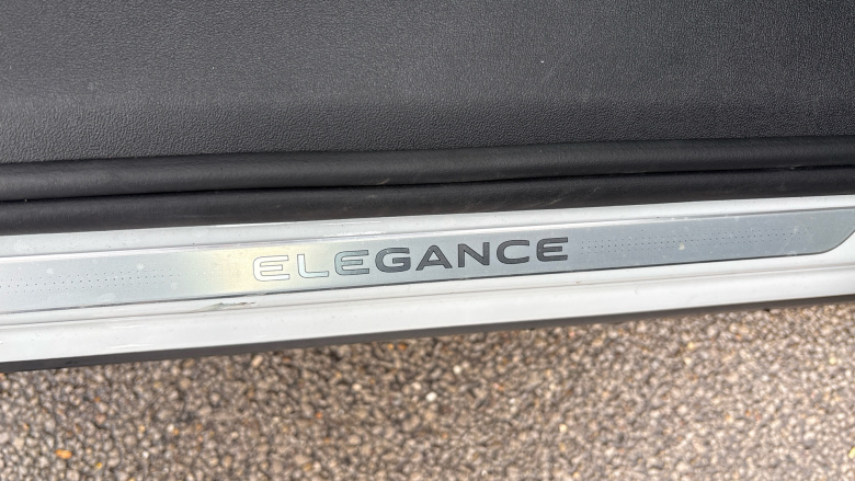 Volkswagen Tayron 2.0 TDI Elegance 5dr DSG7 [7 Seat] Diesel Estate